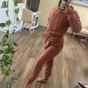 COMPLETE PINK MESHKI CROPPED TOP, SWEATSHIRT, SHORTS, & SWEATPANTS SET - XS